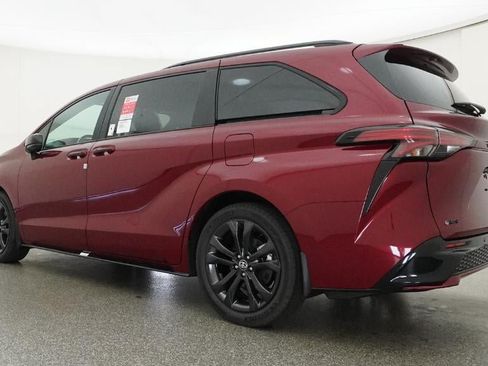 New 2026 Toyota Sienna XSE FWD image 21