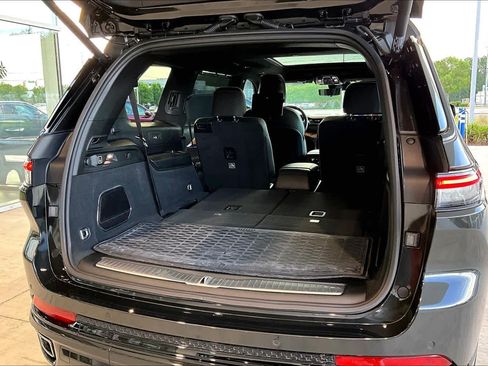Used 2023 Jeep Grand Cherokee L Summit AWD/4WD image 34