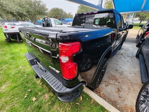 Used 2023 Chevrolet Silverado 1500 ZR2 w/ Technology Package image 6