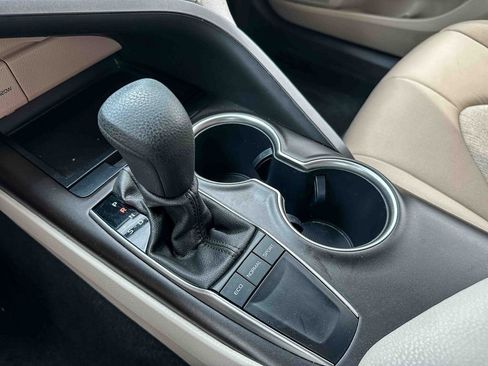 Used 2022 Toyota Camry LE FWD image 32