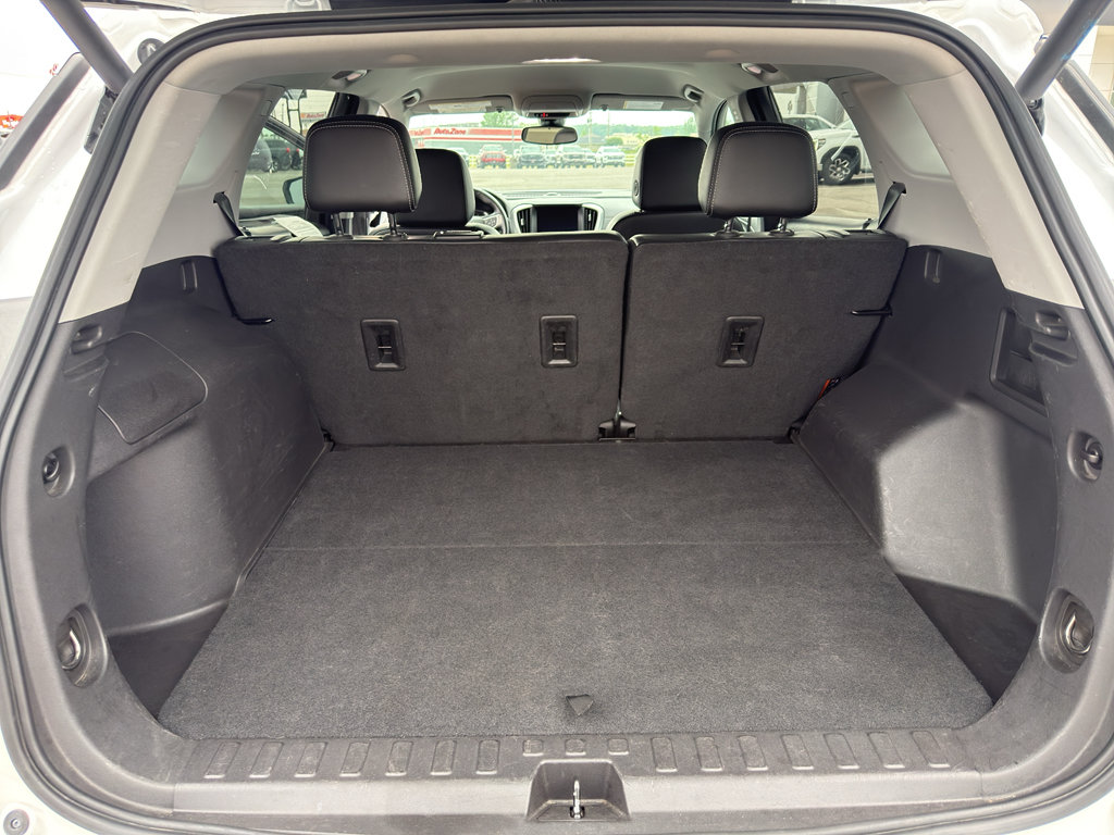 Used 2024 GMC Terrain SLT AWD/4WD image 5