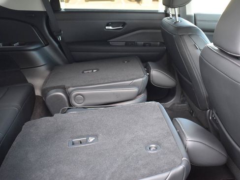 New 2026 Nissan Pathfinder Platinum w/ Accent Package FWD image 77