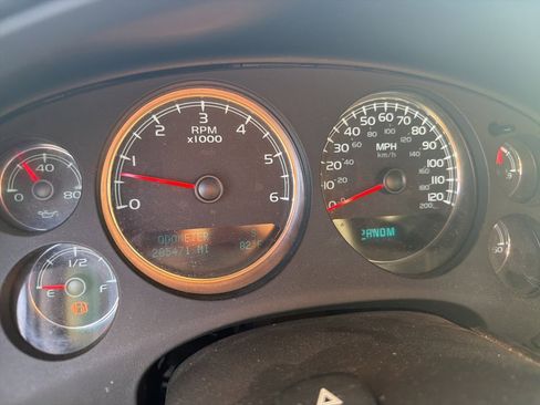 Used 2014 GMC Yukon XL Denali image 18