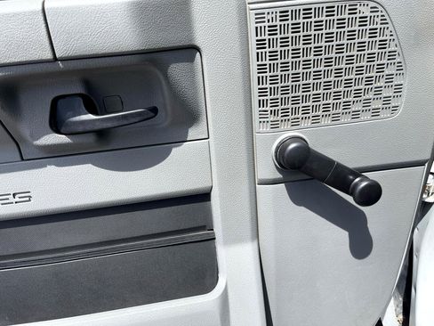 Used 2013 Ford E-350 and Econoline 350 XL image 19