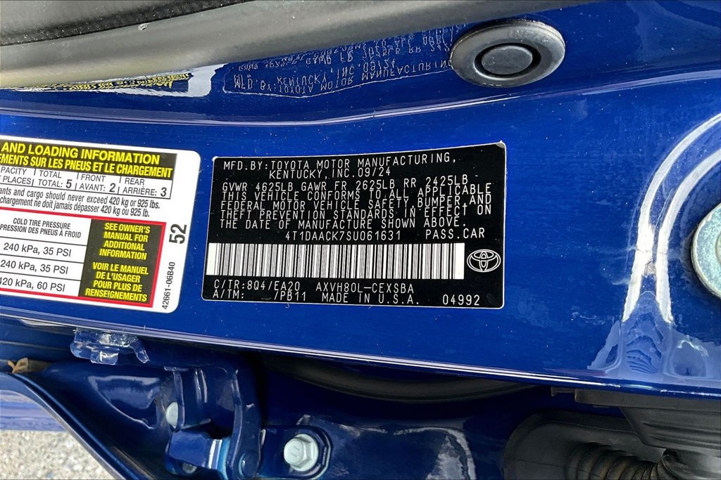 Used 2025 Toyota Camry SE FWD image 19