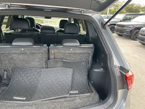 Used 2023 Volkswagen Tiguan SE R-Line image 35