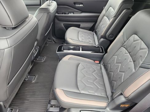 New 2026 Nissan Pathfinder Platinum FWD image 20