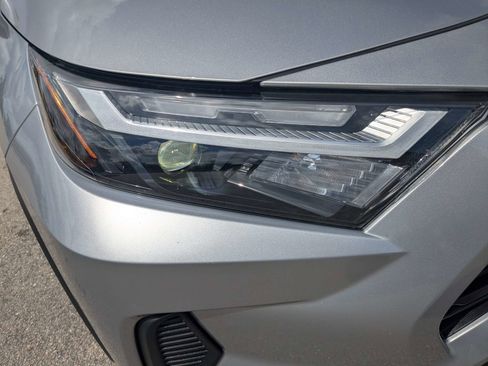 Used 2025 Toyota RAV4 XLE w/ Convenience Package FWD image 10
