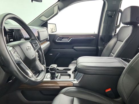 Used 2024 Chevrolet Silverado 1500 LT Trail Boss w/ Convenience Package II AWD/4WD image 17