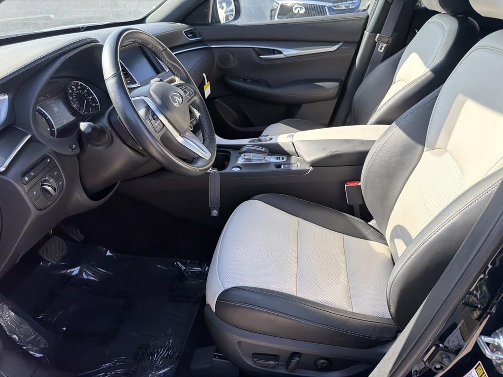 Certified 2025 INFINITI QX55 Luxe w/ Cargo Package AWD/4WD image 15