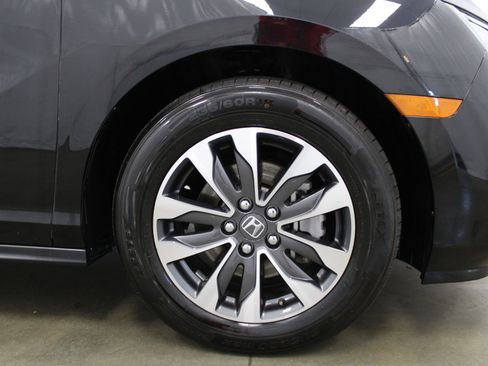 Used 2024 Honda Odyssey EX-L image 4