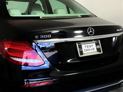 Used 2019 Mercedes-Benz E 300 4MATIC image 16
