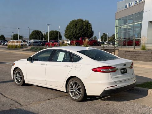 Used 2019 Ford Fusion SEL FWD image 4