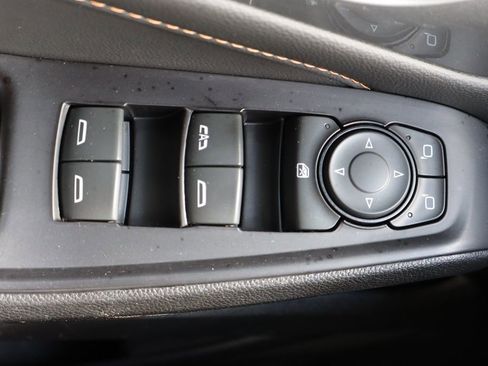 Used 2019 Chevrolet Traverse LT image 27