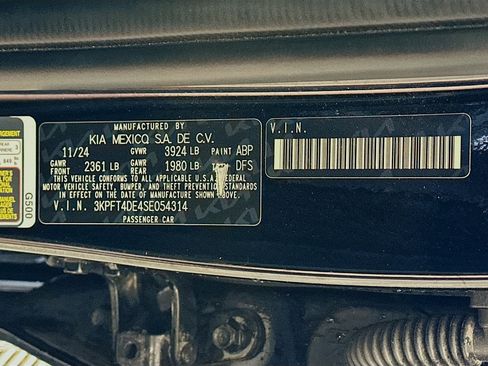 Used 2025 Kia K4 LXS image 12