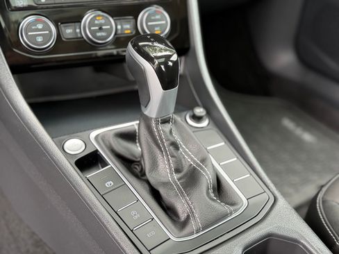 Certified 2024 Volkswagen Jetta SE FWD image 16