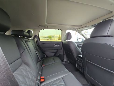 New 2026 Nissan Rogue Platinum image 28