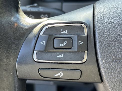 Used 2017 Volkswagen Tiguan S image 24