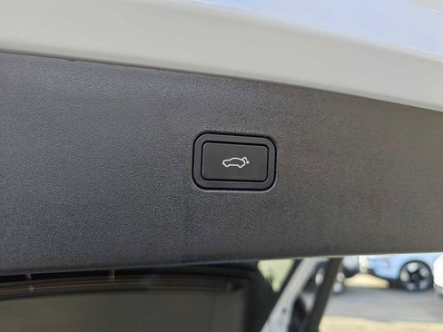 New 2026 Volvo EX30 Cross Country Ultra image 18