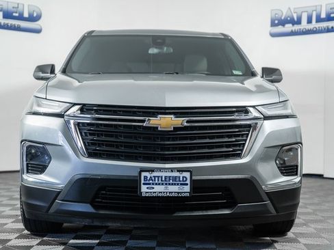 Used 2023 Chevrolet Traverse LS image 2
