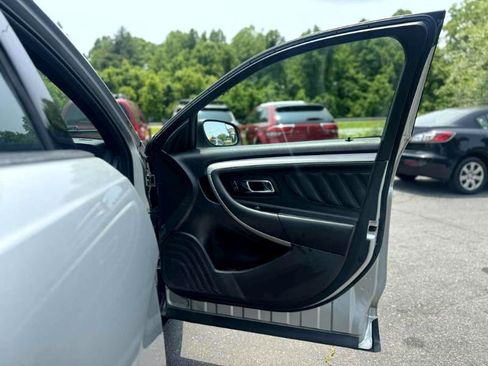 Used 2016 Ford Taurus SEL image 13