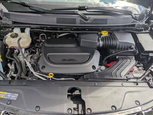 Used 2023 Chrysler Pacifica Touring-L FWD image 20