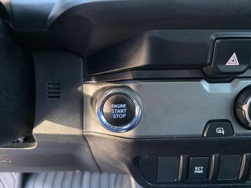 Used 2021 Toyota Tacoma TRD Sport image 25