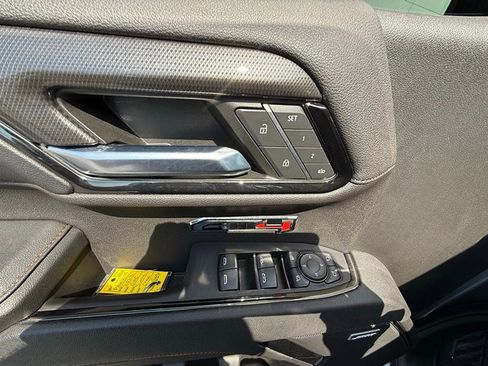 Used 2023 GMC Sierra 1500 AT4 w/ AT4 Premium Package AWD/4WD image 33