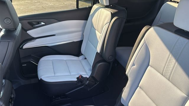 New 2026 Chevrolet Traverse High Country FWD image 12