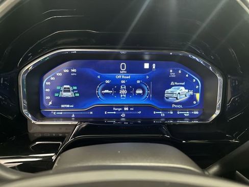 Used 2022 Chevrolet Silverado 1500 RST image 15