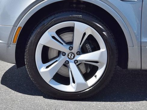 Used 2019 Bentley Bentayga image 46