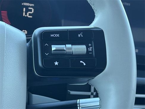 Used 2025 Hyundai Santa Fe SEL image 26