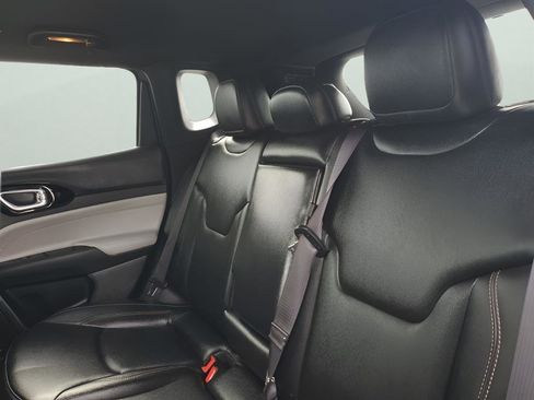 Used 2024 Jeep Compass Limited image 19