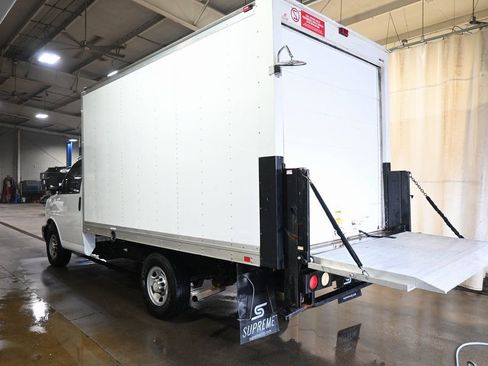 Used 2017 Chevrolet Express 3500 image 12