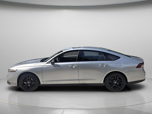 Used 2025 Honda Accord SE image 5