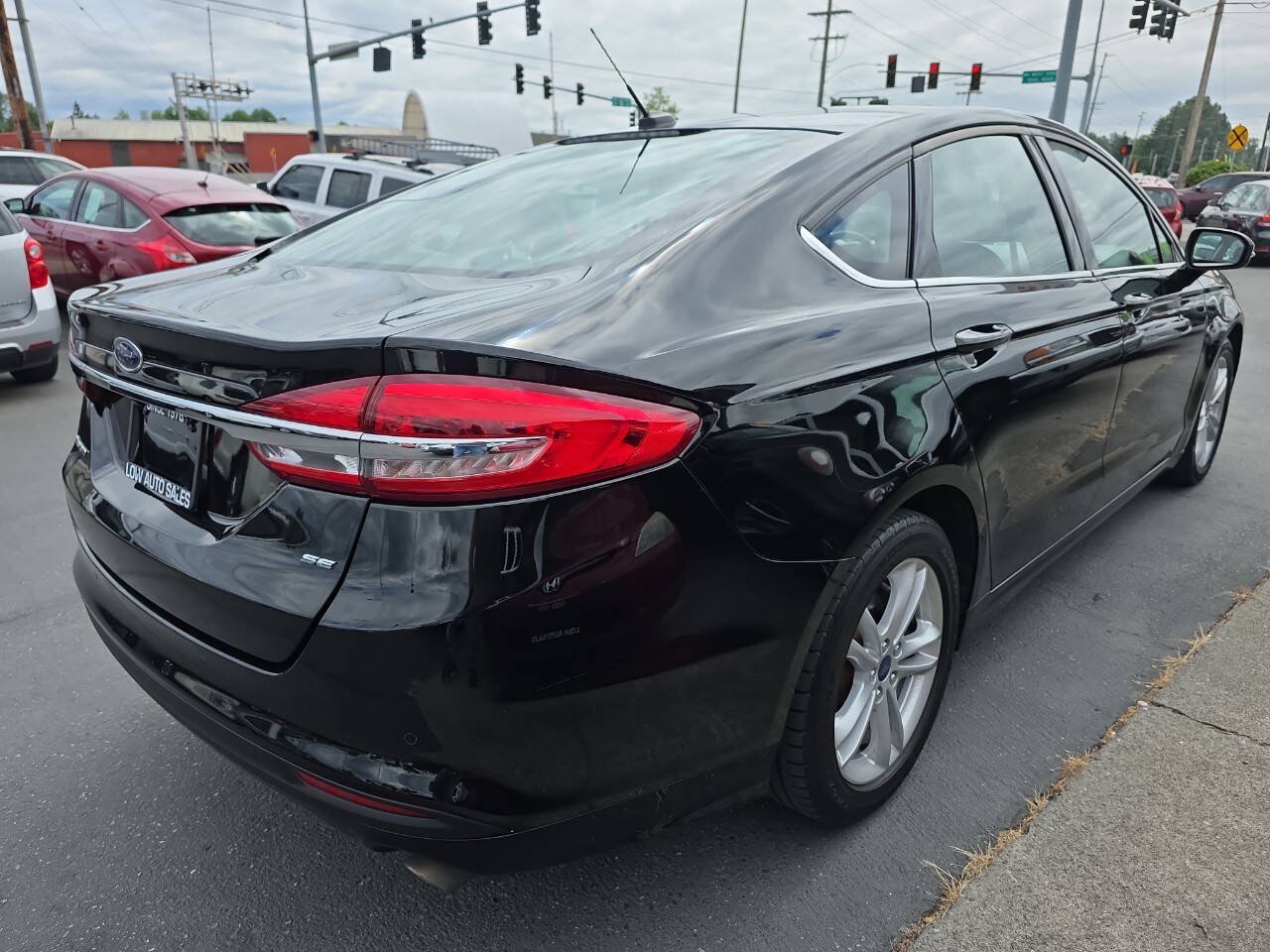Used 2018 Ford Fusion SE FWD image 26