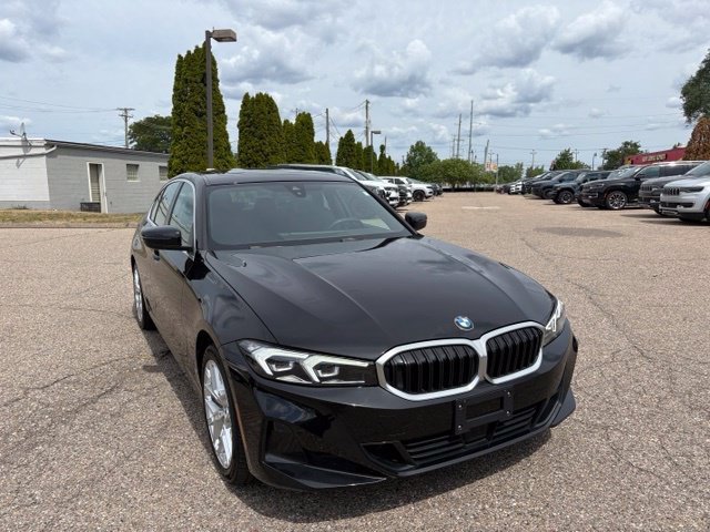 Used 2025 BMW 330i xDrive Sedan AWD/4WD image 6