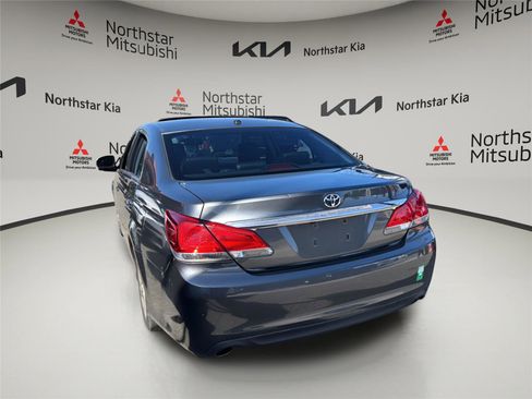 Used 2011 Toyota Avalon Limited FWD image 3