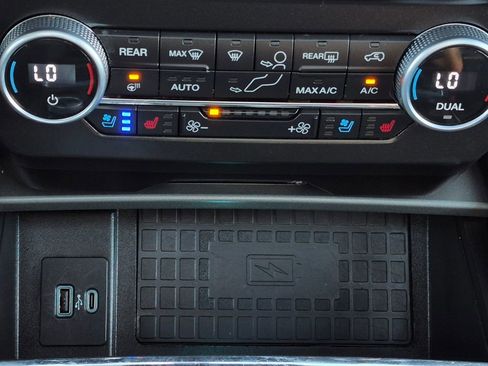 Used 2021 Ford Expedition Max XLT image 36