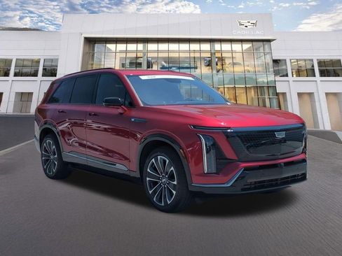 Certified 2026 Cadillac Vistiq Premium Luxury AWD/4WD image 3