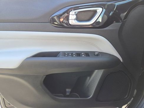 Used 2026 Jeep Compass Limited image 31