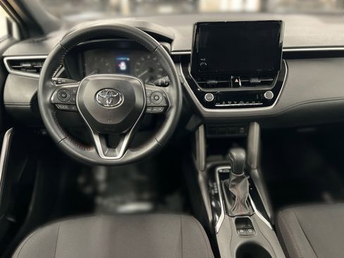 Used 2025 Toyota Corolla Cross AWD Hybrid image 19