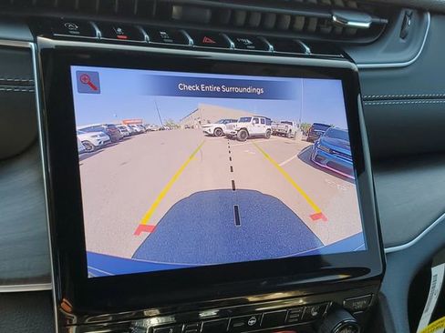 New 2025 Jeep Grand Cherokee Limited image 11