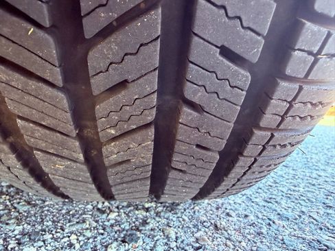 Used 2019 INFINITI Q50 Luxe w/ Essential Package (3.0T Luxe) image 17