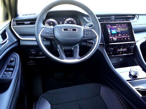 New 2025 Jeep Grand Cherokee L Altitude image 25