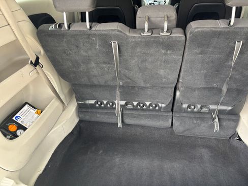 Used 2023 Chrysler Voyager LX FWD image 30