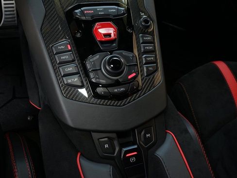 Used 2021 Lamborghini Aventador SVJ image 21