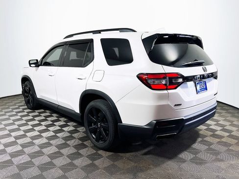 Used 2025 Honda Pilot Black Edition image 5