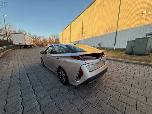 Used 2018 Toyota Prius Prime Premium w/ Carpet Mat Package image 6