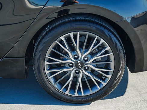 Used 2022 Kia Forte GT-Line image 12